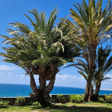 Monte Del Moro Ocean View 아파트